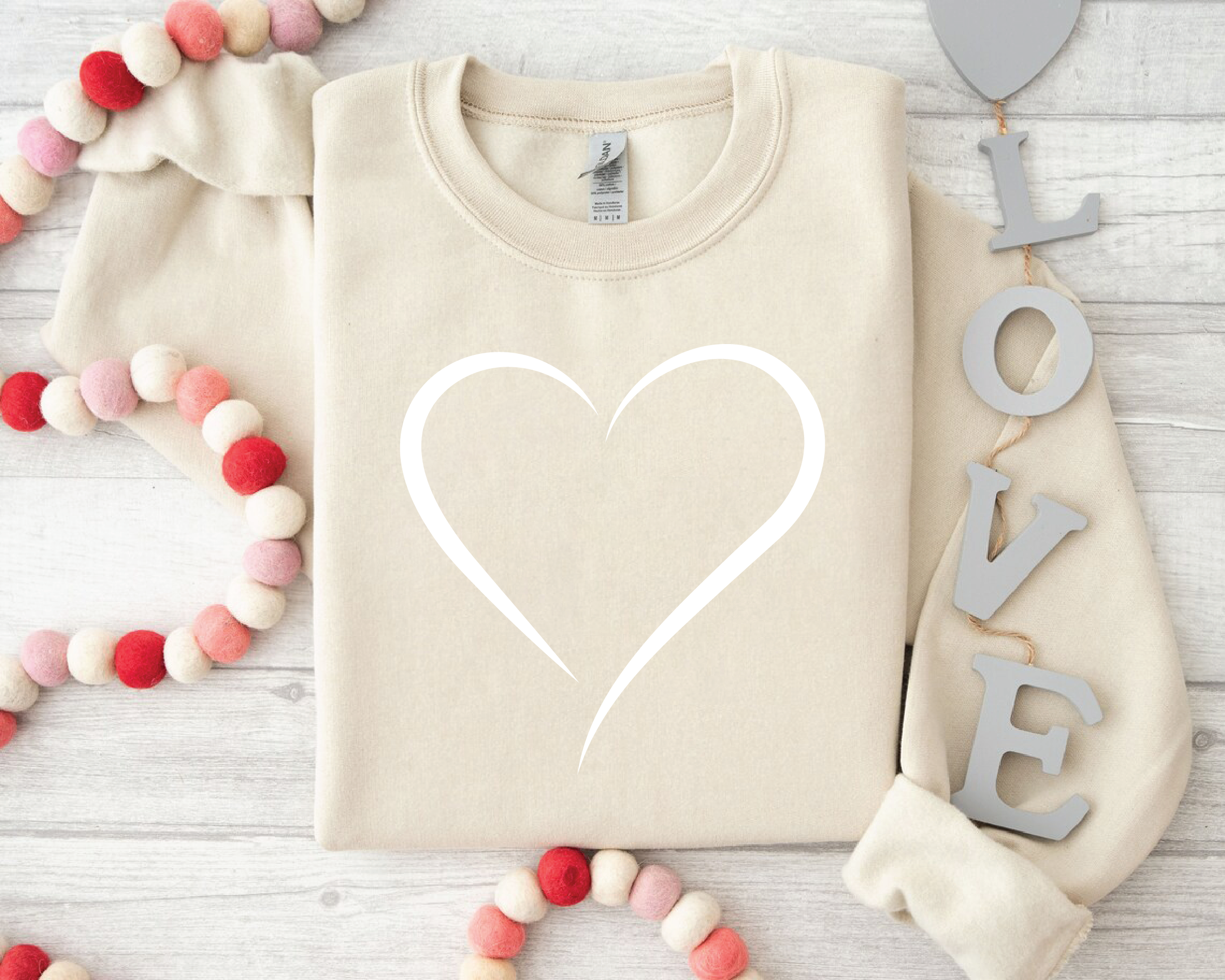 Minimalist Heart Outline Sweatshirt - Simple Valentine's Day Crewneck - vl35
