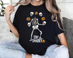 Stay Spooky Skeleton Shirt – Funny Halloween Skeleton Juggling Pumpkins & Skulls Tee