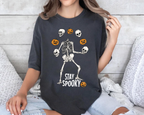 Stay Spooky Skeleton Shirt – Funny Halloween Skeleton Juggling Pumpkins & Skulls Tee
