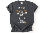 Stay Spooky Skeleton Shirt – Funny Halloween Skeleton Juggling Pumpkins & Skulls Tee