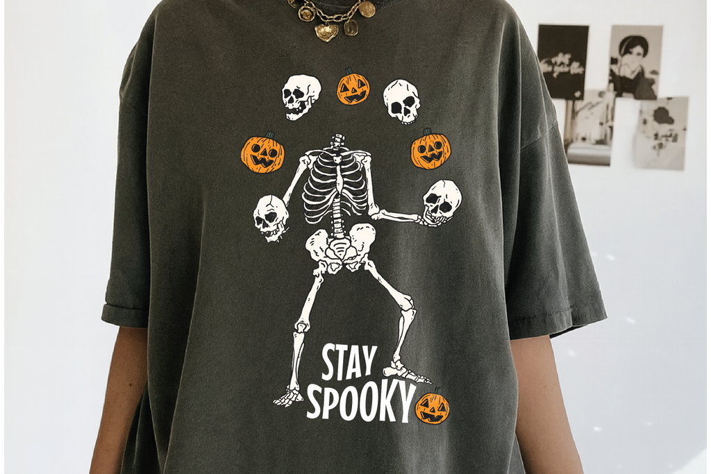 Stay Spooky Skeleton Shirt – Funny Halloween Skeleton Juggling Pumpkins & Skulls Tee
